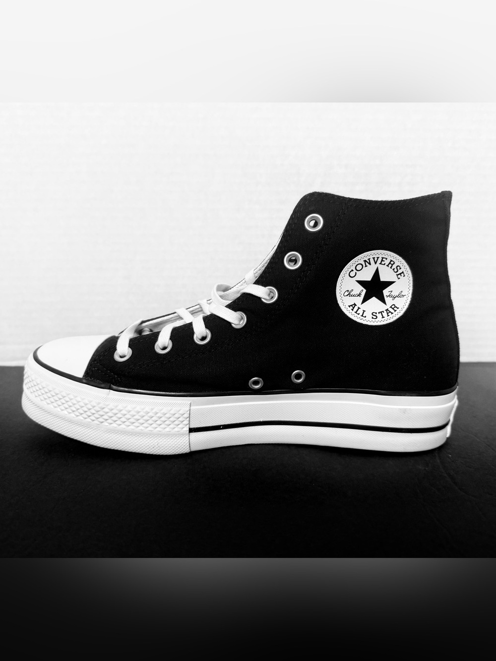 New Chuck Taylor All Star Lift Platform Canvas Women’s Size 10/Men’s 8.5 no box